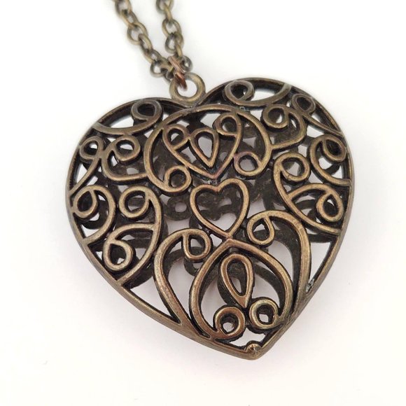 Long puff open work heart pendant necklace - Picture 9 of 10